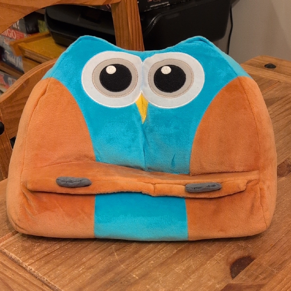Thinking Gifts "Owliver" Teal And Brown Stuffed Tablet/Book Stand 7.5"H x 12" L